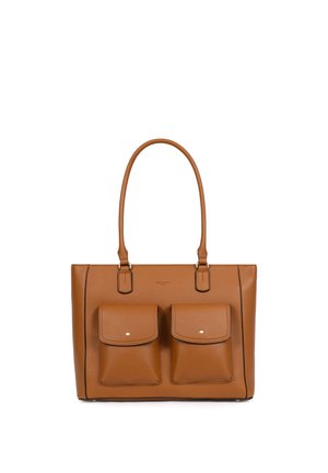 Bruine leren draagtas met twee klepzakken aan de voorkant, lange handvatten en subtiele zwarte randafwerking.