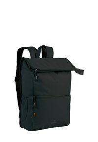 Mochila de color verde oscuro hecha de un tejido duradero, con una tapa plegable, bolsillos con cremallera y correas ajustables para mayor comodidad al llevarla.
