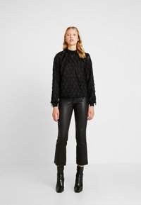 YAS YASDIO - Bluse - black