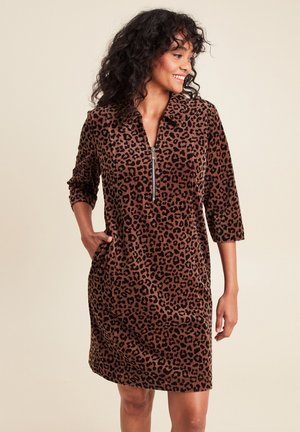 GERADES - Abito a camicia - marron