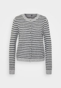 Grå cardigan med svarte horisontale striper, rund hals og knappeåpning. Myk tekstur med ribbestrikkede ermer og nederkant.