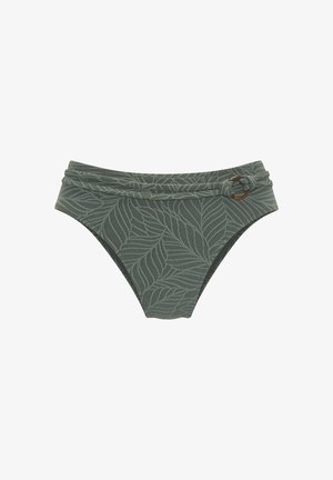 Donkergroene bikinionderkant met hoge taille en lichte groene bladpatronen, voorzien van een knoopdetail en een ronde metalen versiering aan de zijkant.