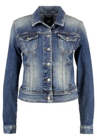 Jeansowa kurtka w wyblakłym niebieskim kolorze z zapięciem na guziki z przodu, spiczastym kołnierzem, dwoma kieszeniami na piersi oraz długimi rękawami z zapinanymi mankietami.