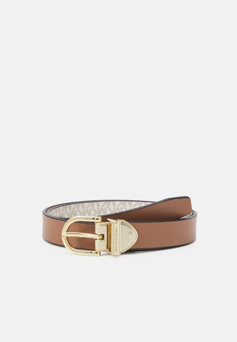 Ceinture en cuir marron avec boucle dorée et intérieur beige présentant un motif de logo répété, présentée enroulée sur fond blanc.