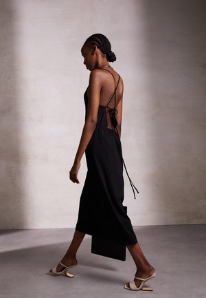 MODENA STRING DRESS - Vestito di maglina - black