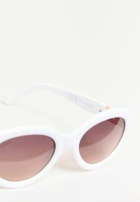 Lipsy Aurinkolasit - white