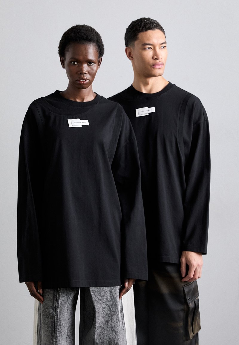 Feng Chen Wang DECONSTRUCTED LONG-SLEEVE UNISEX - T-shirt à manches longues - black