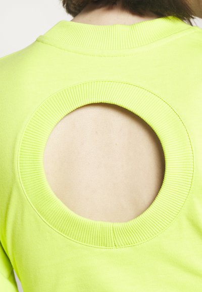 A.W.A.K.E. MODE LONG SLEEVE TOP WITH CUT-OUT DETAIL - Top s dlouhým rukávem - acidlime