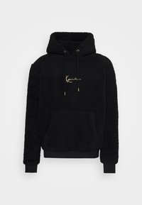 Svart fleece hettegenser med myk tekstur, frontlomme, gulllogo-detaljer og snorer, med en klassisk pull-over design.