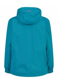 Vattentät teal-jacka med huva, elastiska ärmslut och CMP-logga i rosa på baksidan. Slät textur och figurnära design.