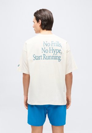 RUNNER MESSAGE GRAPHIC RELAXED TEE - Μπλουζάκι με στάμπα - cream