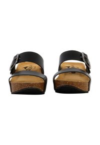 Zwarte leren sandalen met twee brede banden, verstelbare metalen gesp, kurken voetbed en een gestructureerde rubberen zool.