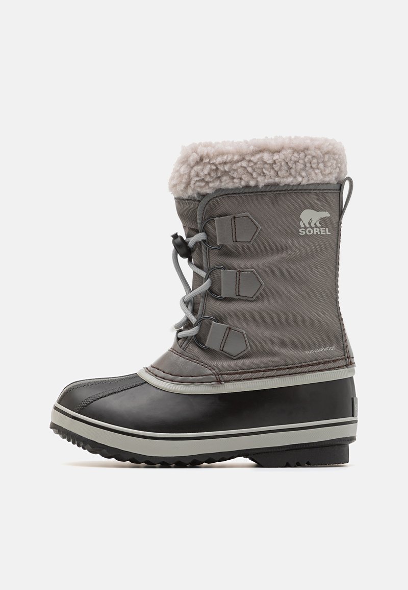 Grauer wasserdichter Winterstiefel mit einem Kragen aus Kunstfell, rutschfester Gummisohle und Schnürverschluss. Verfügt über drei Akzentriemen und eine strukturierte Sohle.