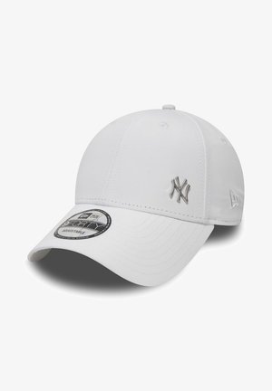 FLAWLESS FORTY - Keps - new york yankees whi