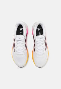 adidas Performance RUNFALCON - Zapatillas running asfalto - footwear white/aurora metallic/core black