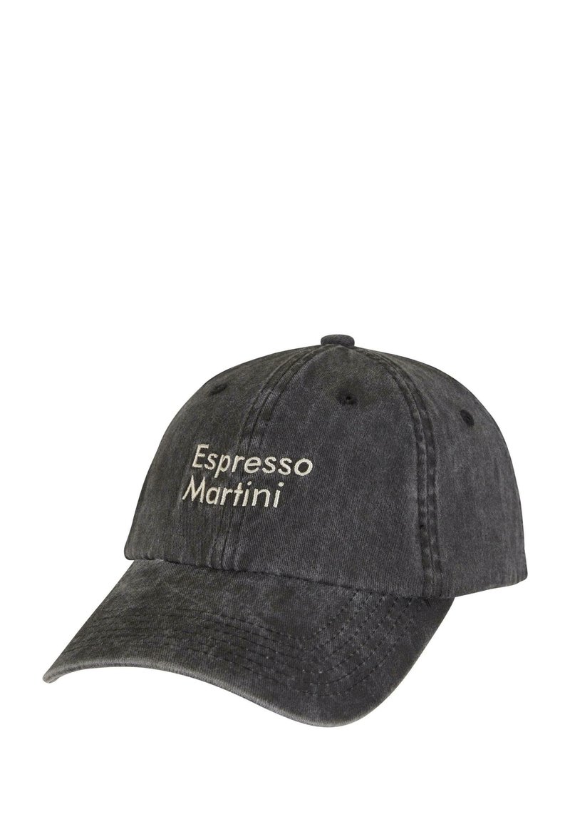 Căciulă de baseball din bumbac negru cu text brodat "Espresso Martini." Textură ușor uzată, vizieră curbă și design cu șase panouri.