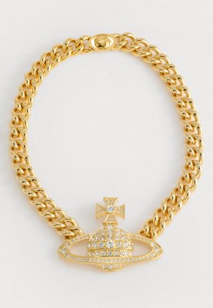 Colier din lanț cu tonuri de aur, având un pandantiv central cu formă de dom, accent în formă de cruce și pietre transparente de rhinestone.
