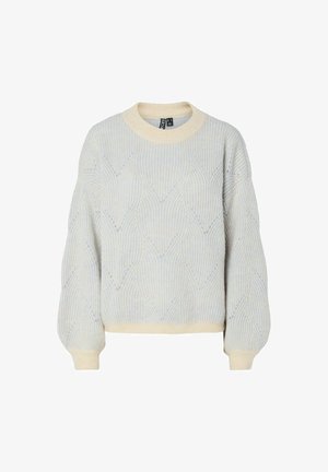 Svijetloplava pletena majica s teksturiranim dijamantnim uzorkom, krem boje okrugli ovratnik i manžetne, skraćeni dizajn i mekani materijal.