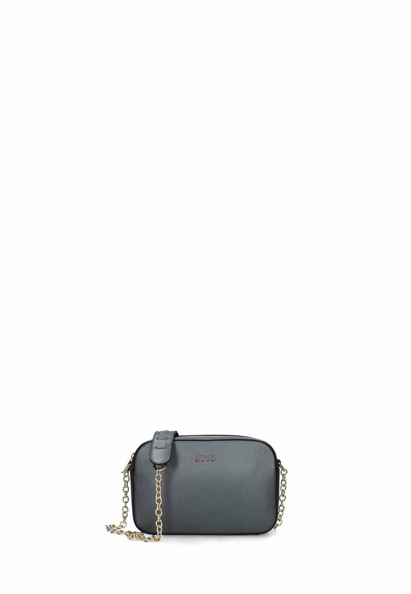Borsa a mano in pelle grigia di forma rettangolare, con tracolla a catena dorata, chiusura a zip e dettaglio logo in rilievo sulla parte anteriore.
