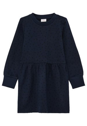 Navyblauwe lange jurk met subtiel zwart stippenpatroon, geribbelde manchetten en een geplooide taille.