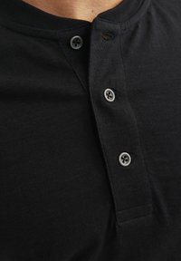 Jack & Jones PREMIUM BLUNIXS HENLEY - Paprasti marškinėliai - black