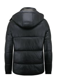 Zwarte pufferjack met een capuchon, met een gewatteerd ontwerp, een zachte textuur en elastische manchetten. Het achteraanzicht toont horizontale secties.