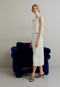 Theory TANK LAYER DR.CRUSHE - Robe de soirée - rice