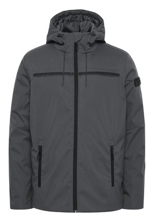 Herren graue wasserdichte Jacke mit Kapuze, Frontreißverschluss, zwei Seitentaschen und schwarzen Akzenten. Glatte Textur, verstellbare Kordelzüge.
