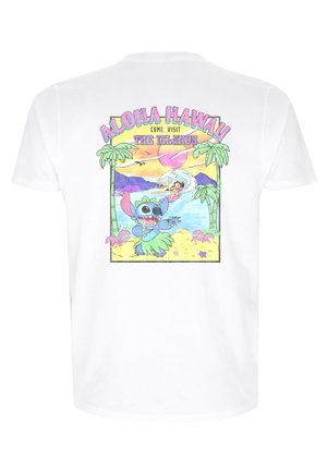 Weißes Baumwoll-T-Shirt mit einem bunten Grafikdesign eines Charakters in einer tropischen Szene mit Palmen, Wellen und dem Text "Aloha Hawaii."
