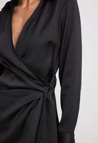 NA-KD DRAPIERTES WICKEL - Särkkleit - black