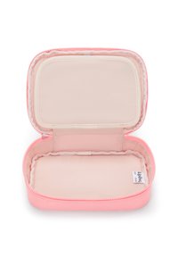 Růžový zipový obal s měkkým vnitřním podšívkou, obdélníkového tvaru a jednou přihrádkou. Interiér obsahuje značkovou etiketu.