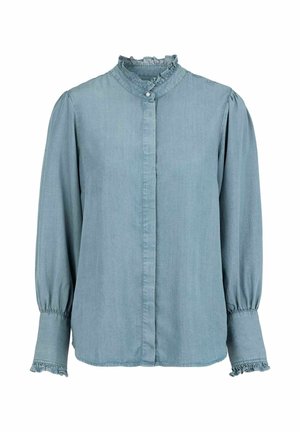 Lyseblå langærmet bluse med flæset høj krave og manchetter, foran knaplukning skjult af klap, og let puffede skuldre.