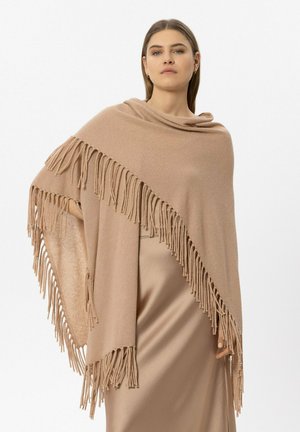 Luisa Cerano, Cape - nude