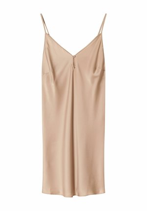 Beżowa satynowa sukienka na ramiączkach z cienkimi spaghetti, dekoltem w kształcie litery V oraz małym guzikiem na środku przodu.