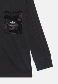 adidas Originals JUNIOR UNISEX - Maglietta a manica lunga - anthracite
