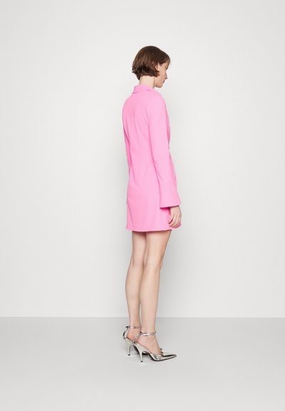 Cinq à Sept MCKENNA DRESS - Φόρεμα σε ίσια γραμμή - neonpink