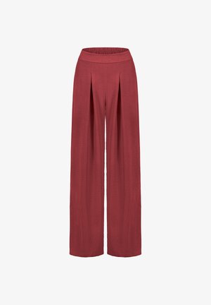 Hose mit weitem Bein in gedämpftem Rot, mit elastischem Bund und dezenten vorderen Falten für eine entspannte, fließende Passform.