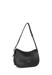 Borsa a tracolla in pelle nera con forma curva, tracolla singola, dettagli in oro e chiusura con zip. Logo impresso sulla parte frontale.