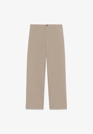 Bēša plašas bikses no viegla auduma. Aprīkotas ar priekšējo pogas aizdari un jostas cilpām. Tīras līnijas bez redzamām rakstām.