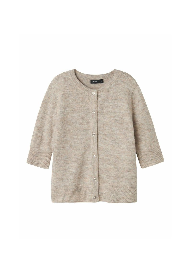 Beige stickad cardigan med rund hals, trekvartslånga ärmar och knappar fram. Texturerad väv med mjuk yta.