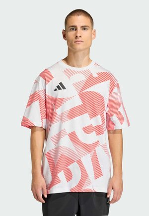 - T-shirt z nadrukiem