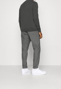 Redefined Rebel Chino kalhoty - grey denim