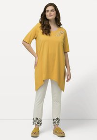 Ulla Popken HANDKERCHIEF HEM - Bluse - sand
