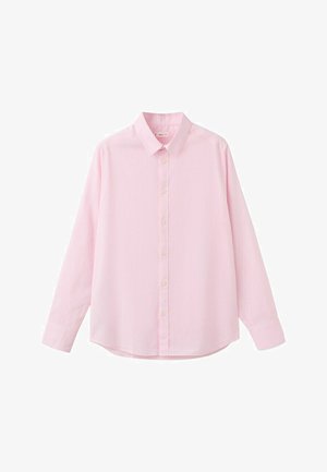Svetloružová košeľa s dlhým rukávom na zapínanie na gombíky, so špicatým golierom, prednými gombíkmi a mierne zaobleným lemom.