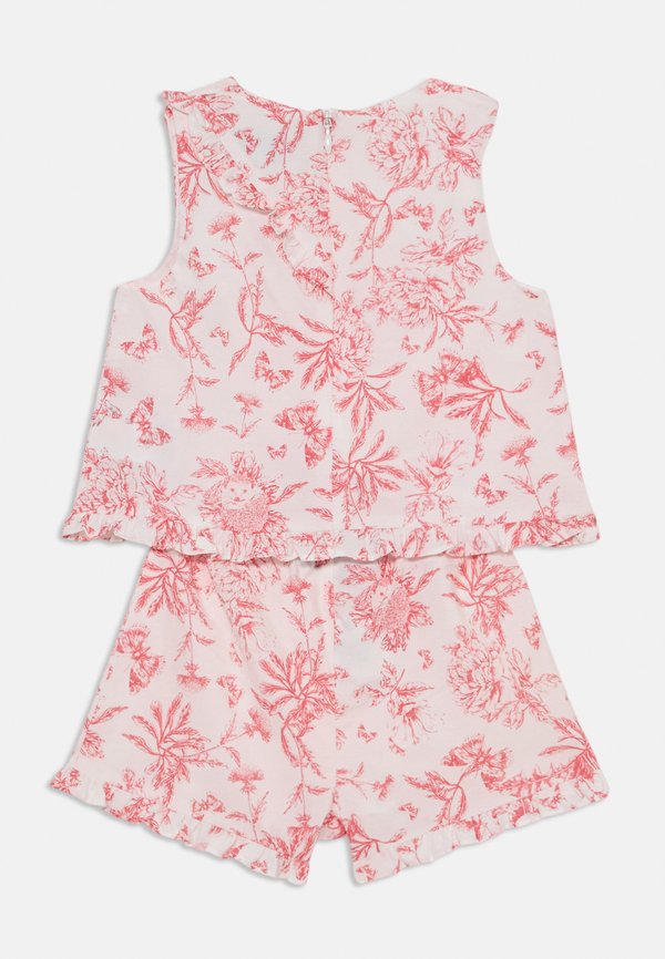 ENSEMBLECOURT - Top - praline4