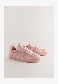 Niet geselecteerd, blush pink broderie