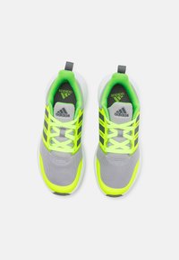 adidas Performance FORTARUN 2.0 CLOUDFOAM LACE - Zapatillas running asfalto - grey two/grey four/lucid lemon
