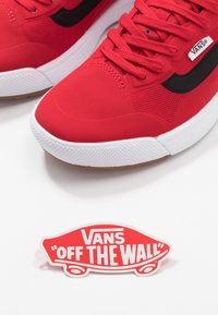 Vans ULTRARANGE EXO UNISEX - Sapatilhas - red