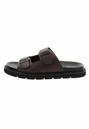 Sandale à bout ouvert brun foncé avec deux brides réglables et semelle épaisse en caoutchouc noir, vue de côté.