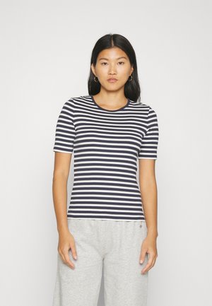 Marineblauwe en witte gestreepte t-shirt met korte mouwen en een ronde halslijn, gemaakt van lichte stof, met een getailleerd ontwerp en contrasterende zoomdetails.